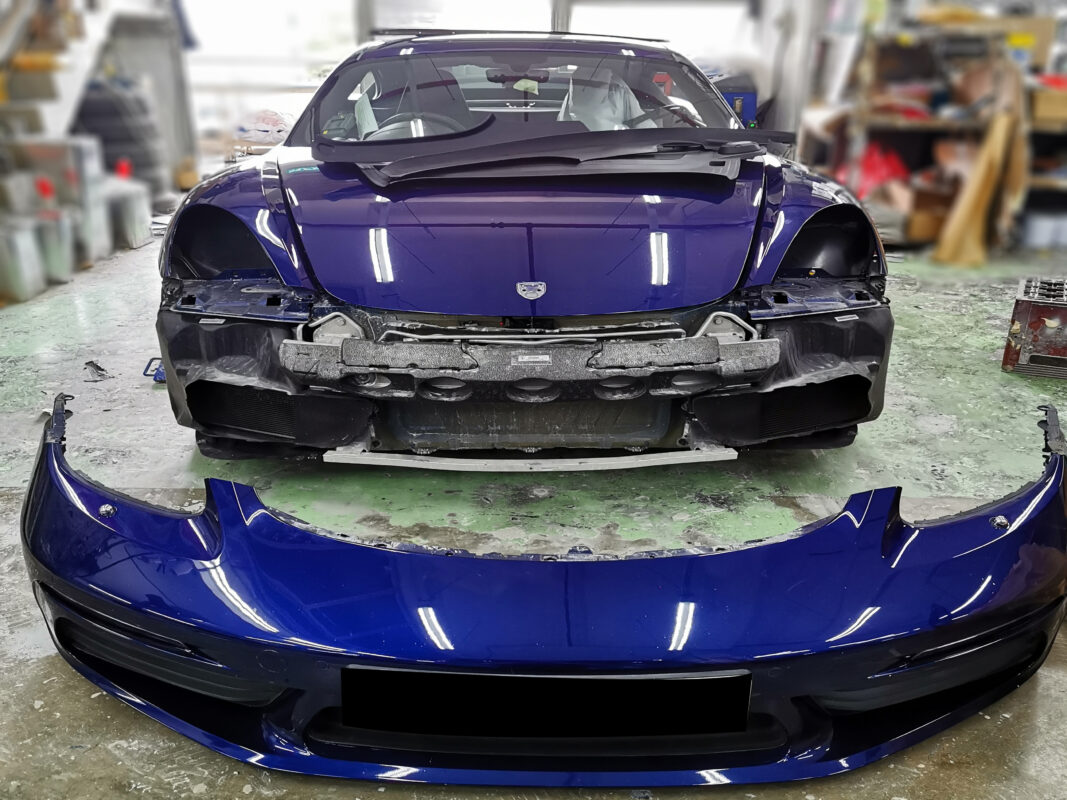 The 718 Cayman with parts removed as strip-down begins on day two.