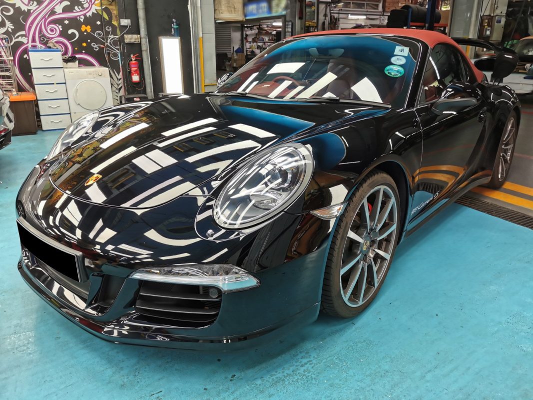 The Porsche 911 Carrera as it arrived at Revol Carz before the respray.