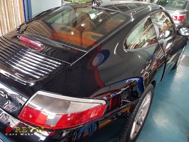 The C4 Coupe's coated paintwork showing clean reflections.