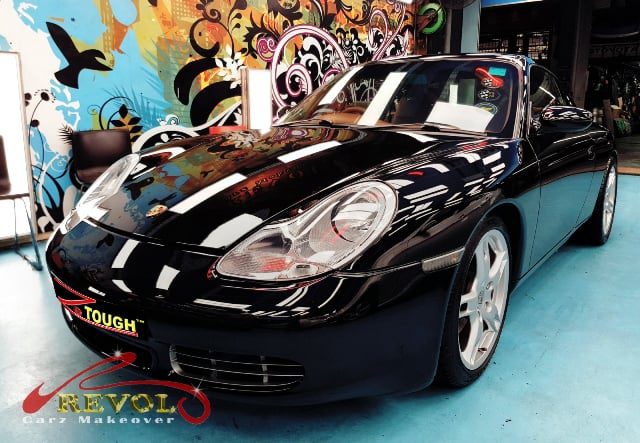 Detail of the Porsche C4 Coupe's bodywork sealed with ZeTough Ceramic.