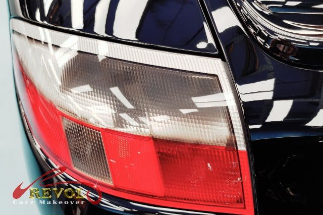 Rear view of the C4 Coupe showing the deep gloss.