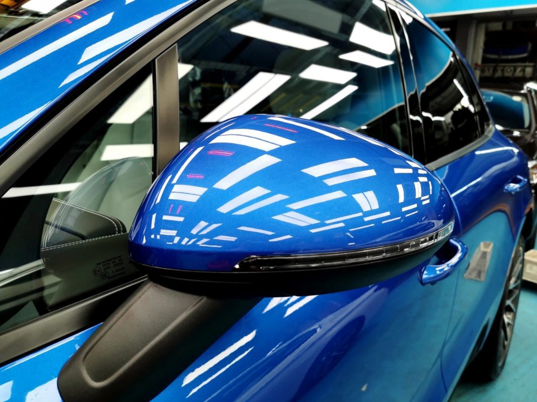 Side panel of the Macan S with the ceramic finish locked in.