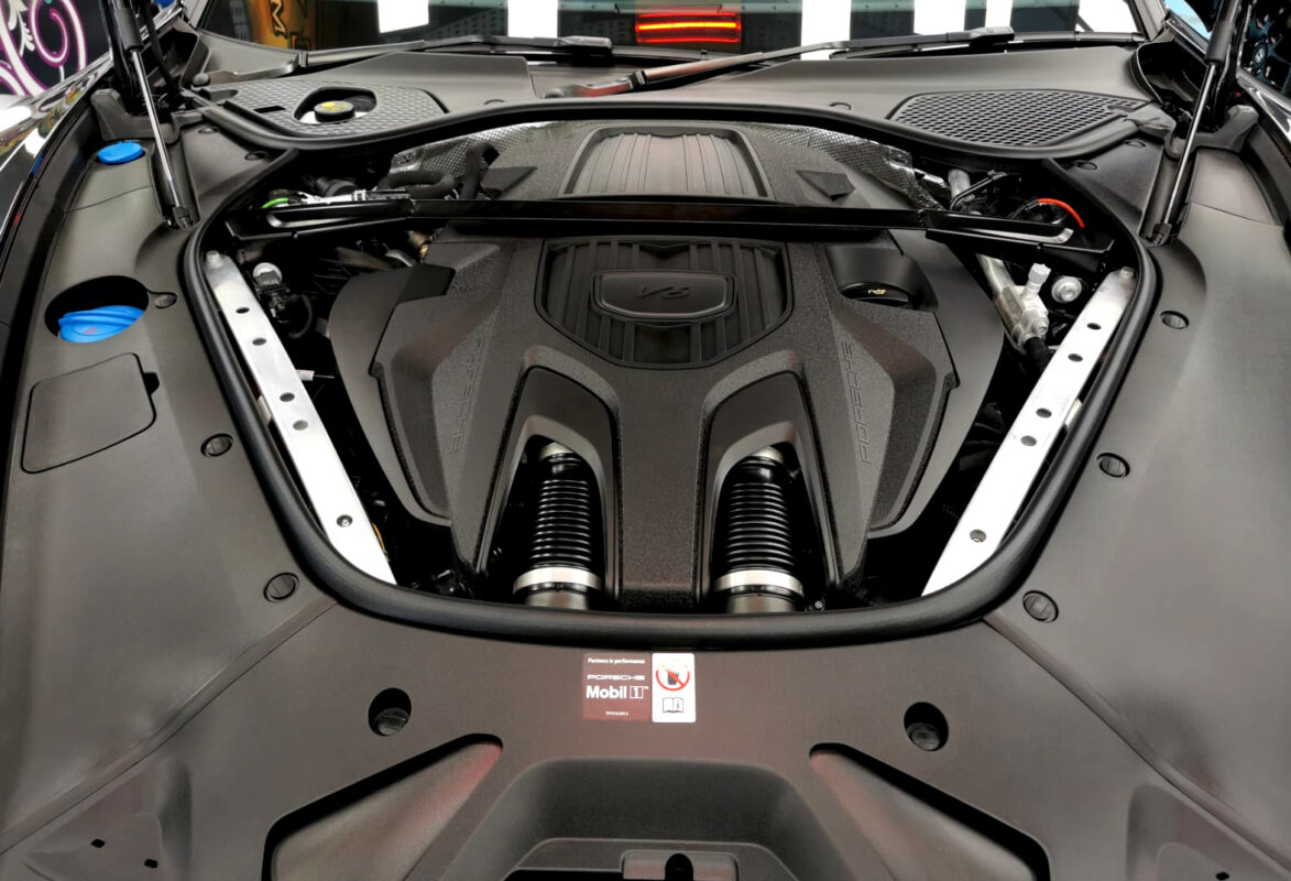Detail of the Porsche Panamera's bodywork sealed with ZeTough Ceramic.