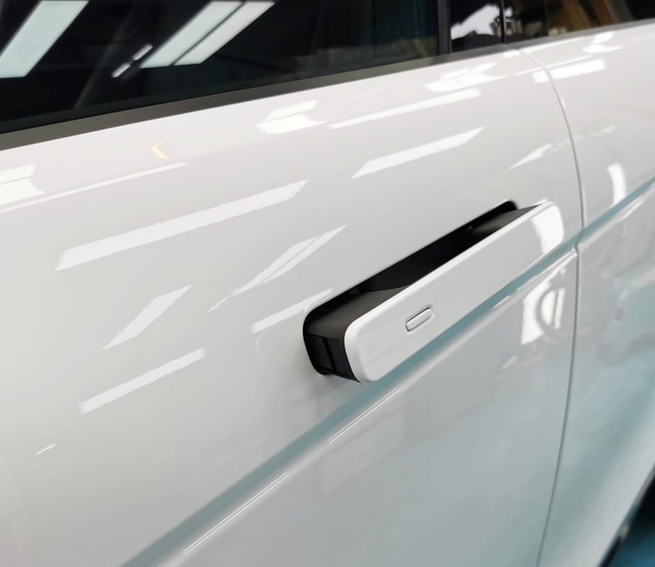 Front three-quarter view of the Range Rover Evoque after coating.
