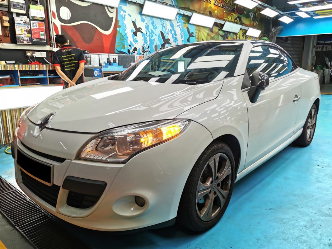 The Renault Megane as it arrived at Revol Carz before the respray.