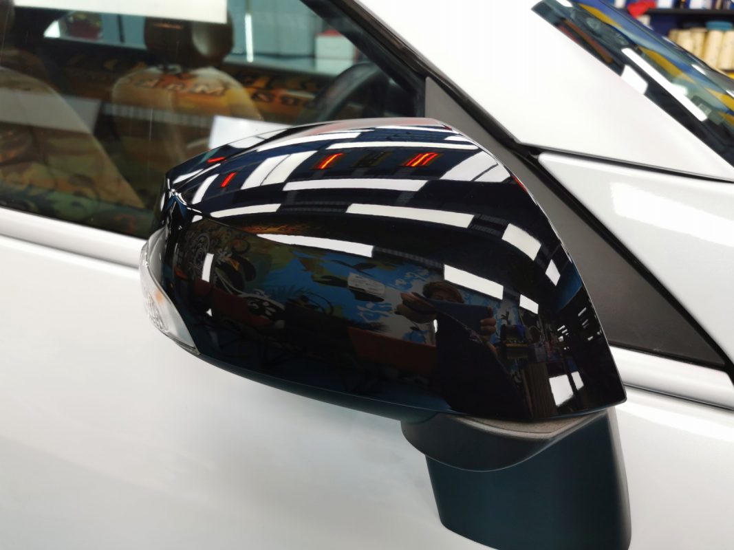 A finished detail of the resprayed Megane.