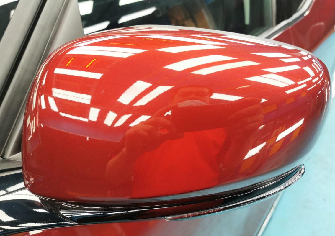 Front three-quarter view of the Renault Scenic after coating.
