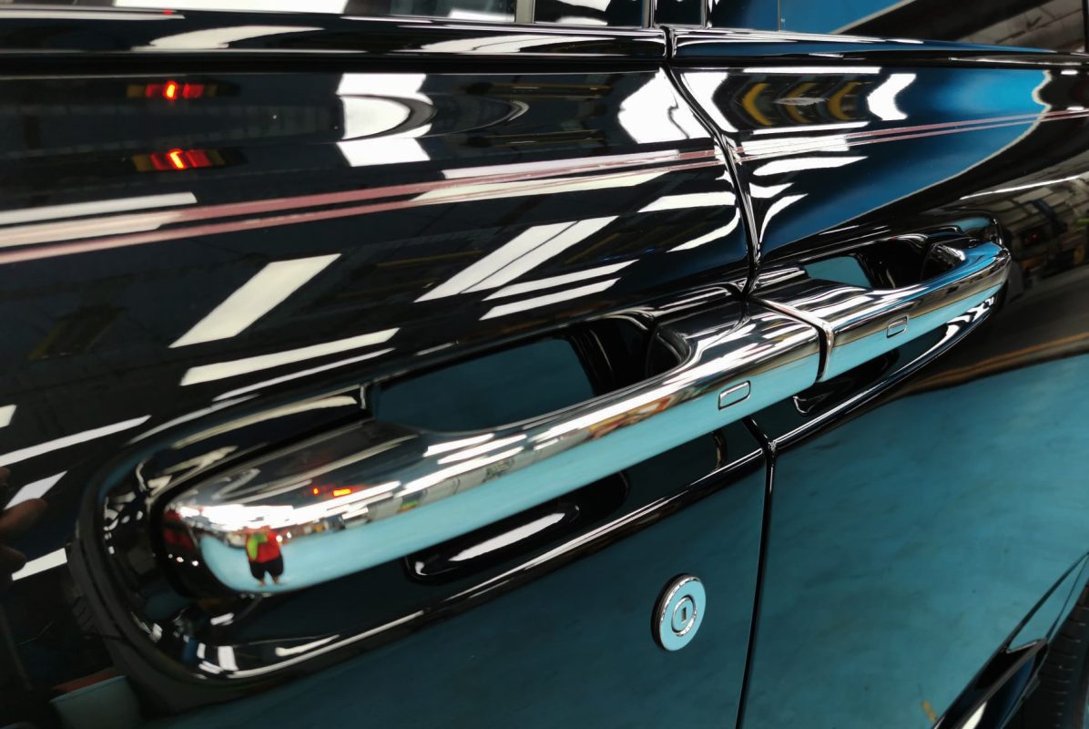 Front three-quarter view of the Rolls-Royce Cullinan after coating.