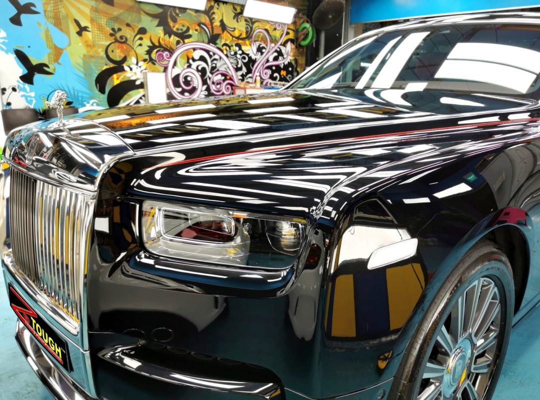 Side view of the Rolls-Royce Phantom after the titanium coating.