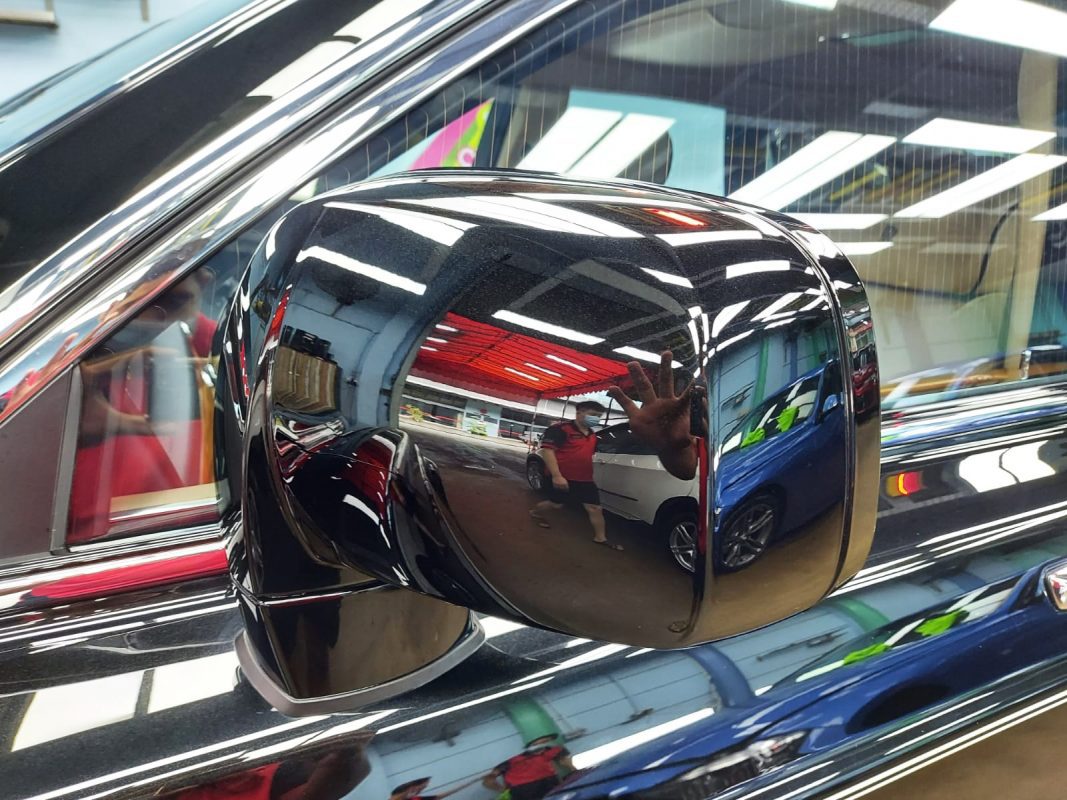 Side panel of the Rolls-Royce Phantom with the ceramic finish locked in.