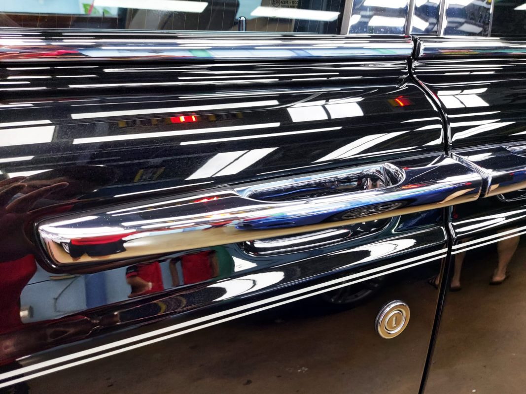 Front three-quarter view of the Rolls-Royce Phantom after coating.