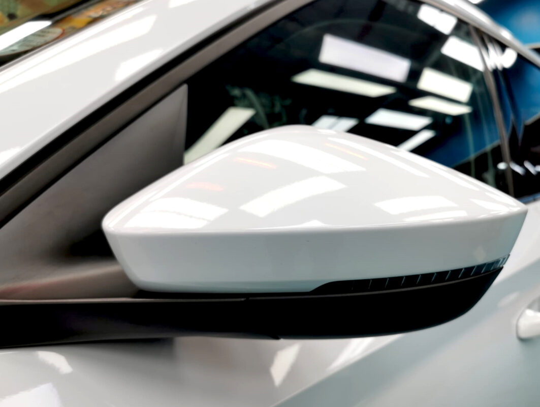 Side panel of the Skoda Kamiq with the ceramic finish locked in.