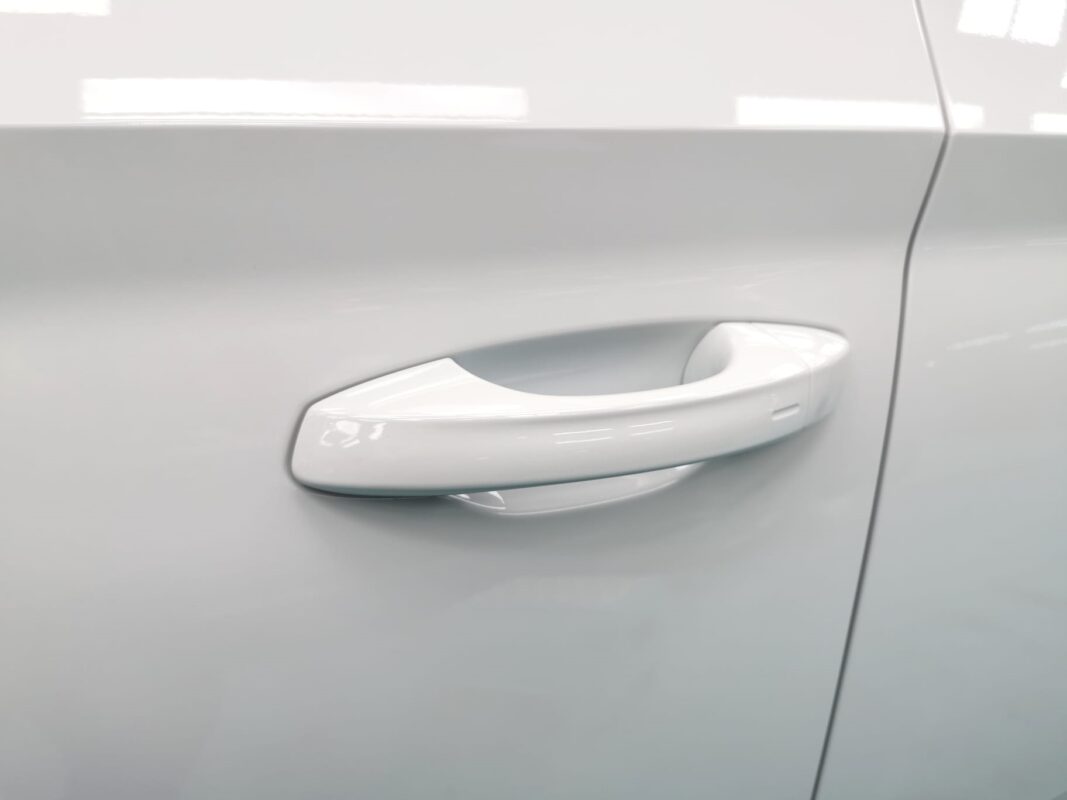 Front three-quarter view of the Skoda Kamiq after coating.