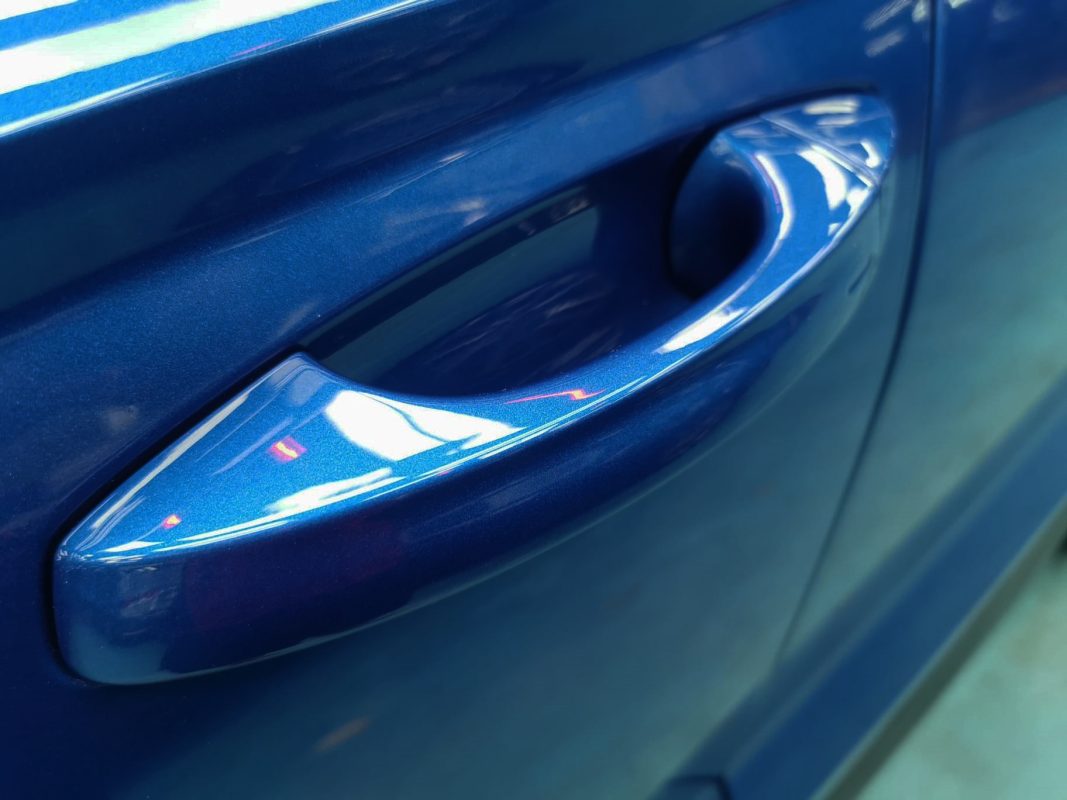 Front three-quarter view of the Skoda Karoq after coating.