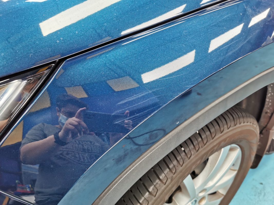 The Skoda Kodiaq from another angle at intake.