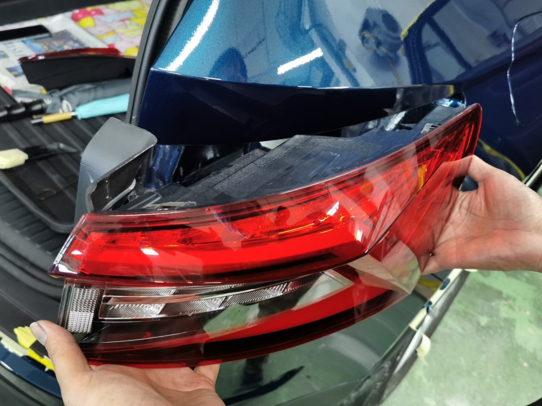 Glossy body panels on the Kodiaq after polishing.