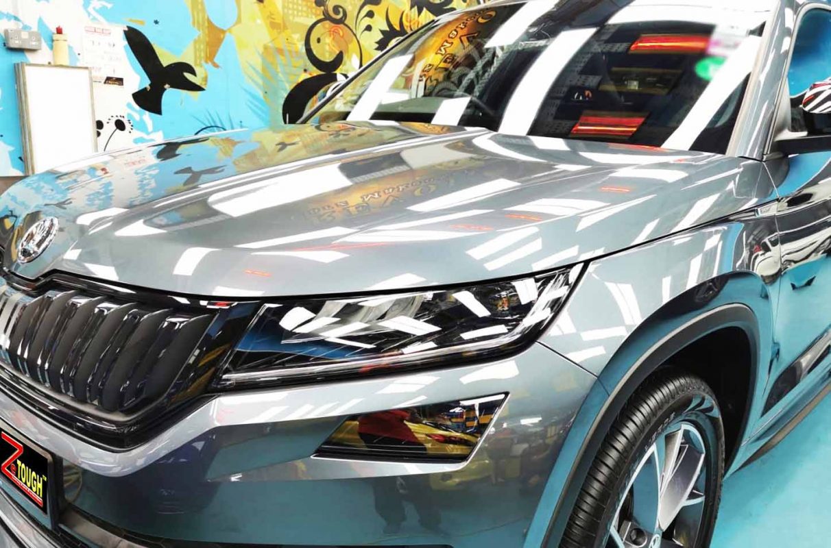 The Skoda Kodiaq from a side angle after the ceramic coating.
