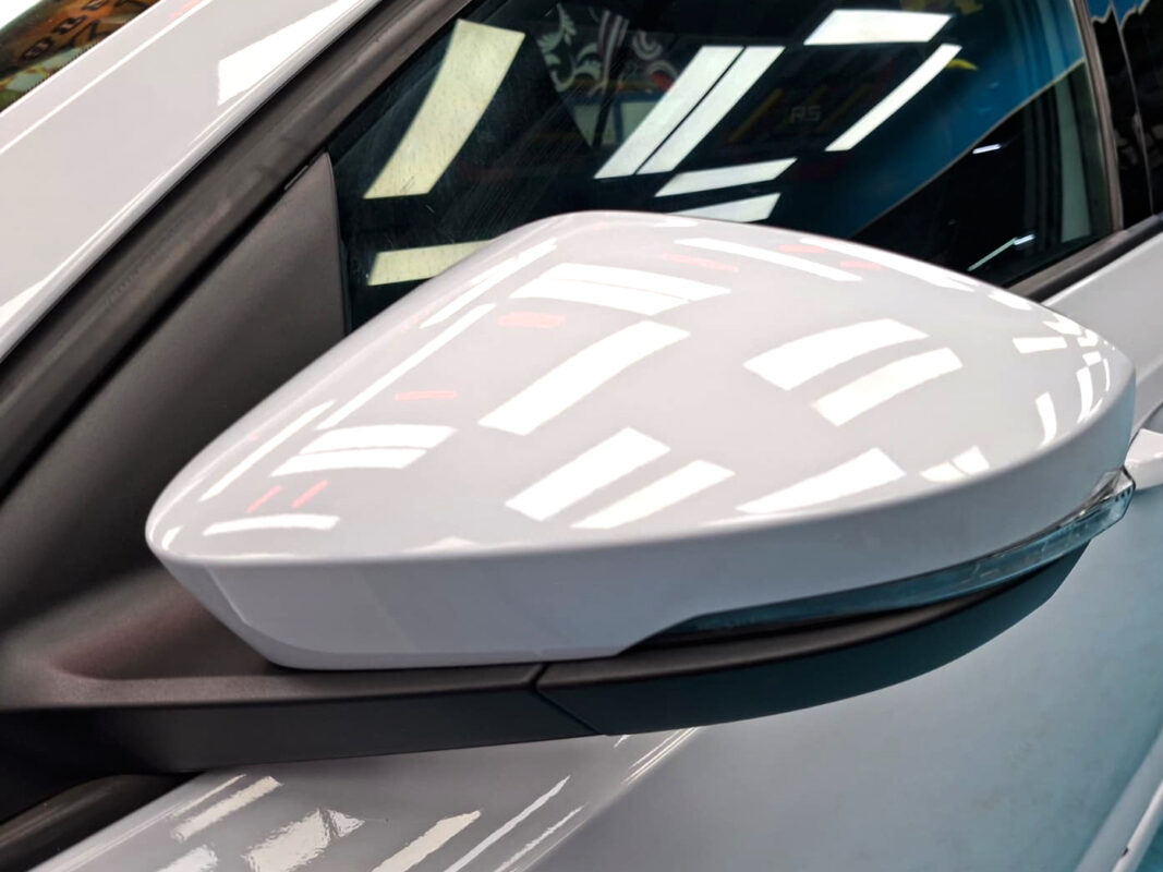 Side panel of the Skoda Octavia with the titanium finish locked in.