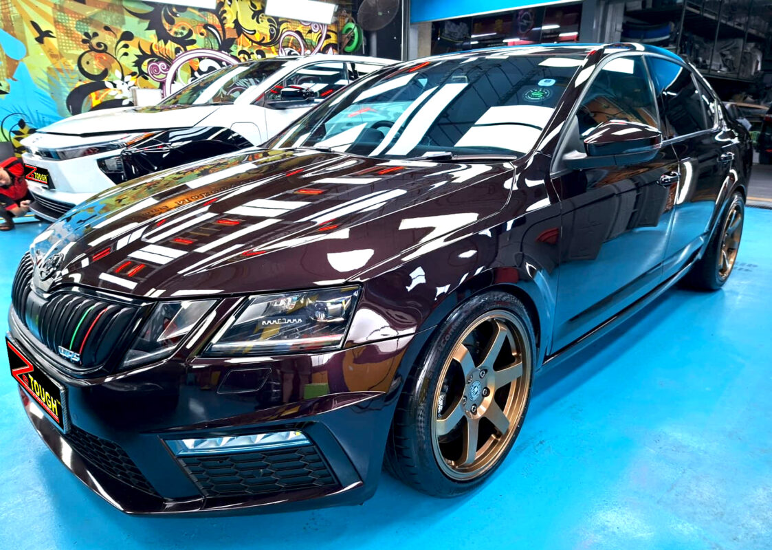 Skoda Octavia, glossy after its ZeTough Titanium coating.