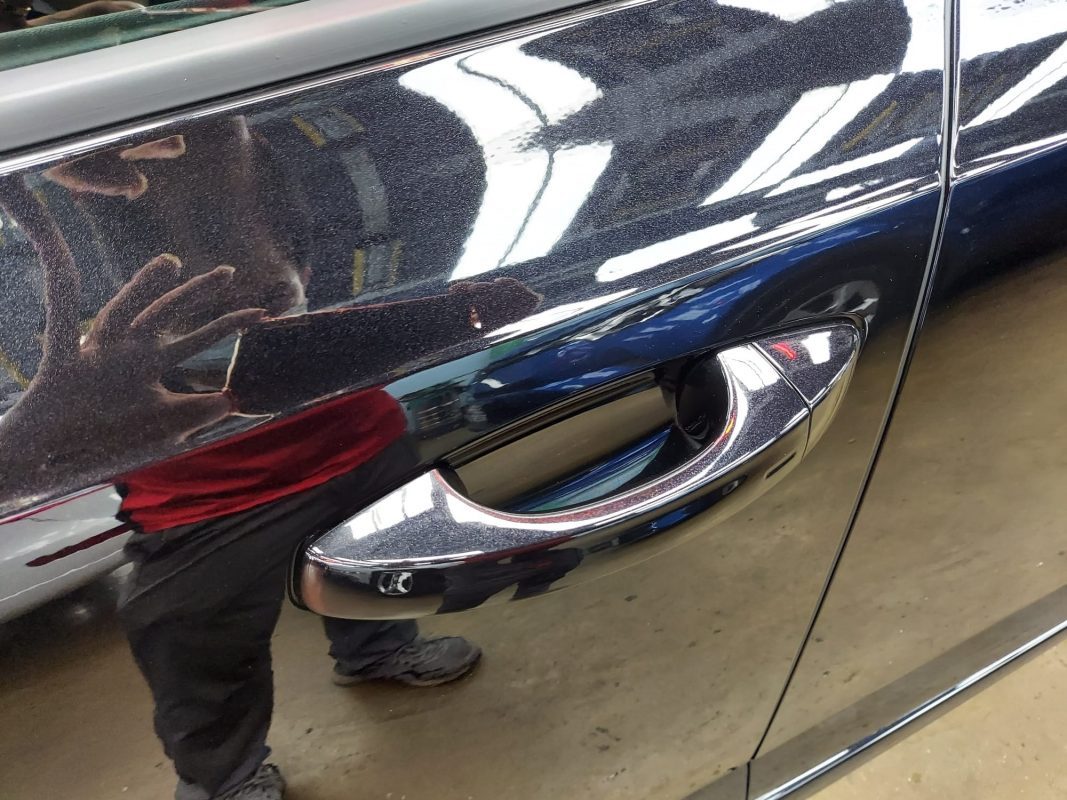 Side panel of the Octavia with the ceramic finish locked in.