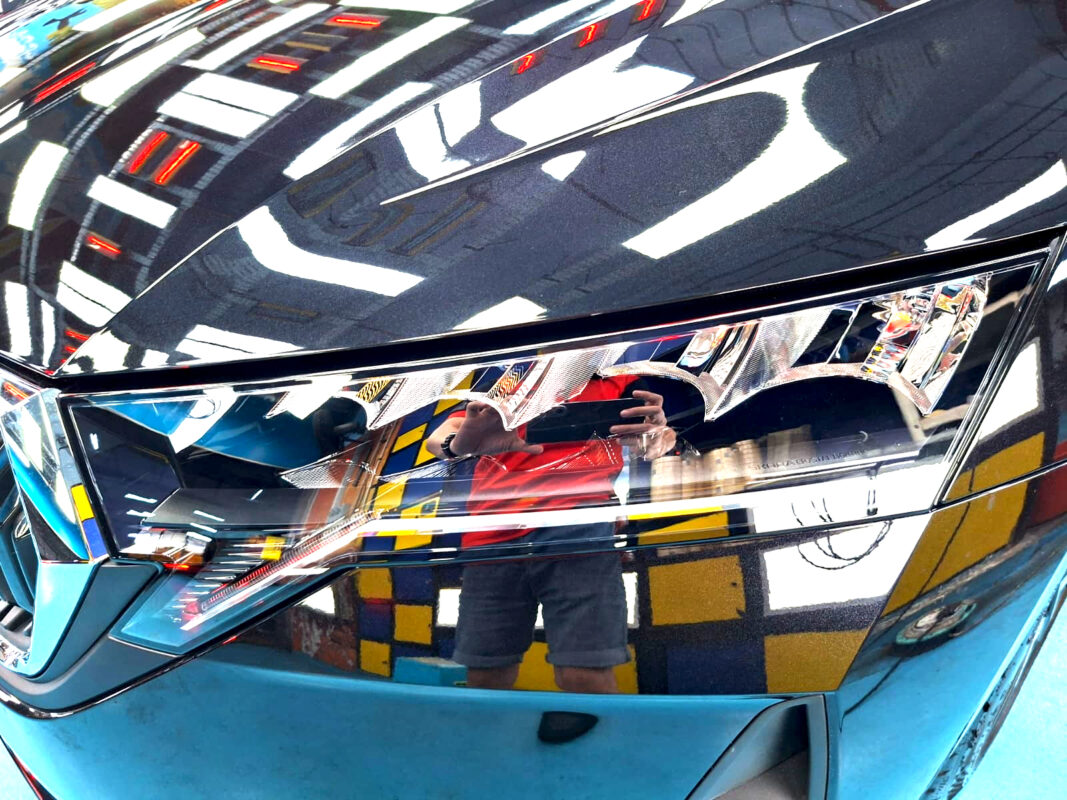 Glossy bodywork of the Skoda Octavia after coating.