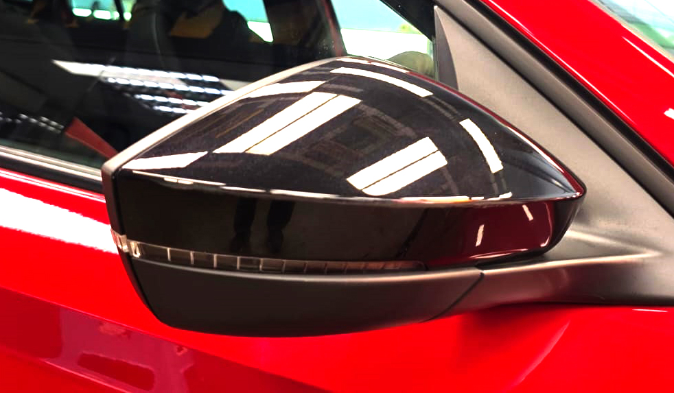 Side panel of the Skoda Scala with the ceramic finish locked in.