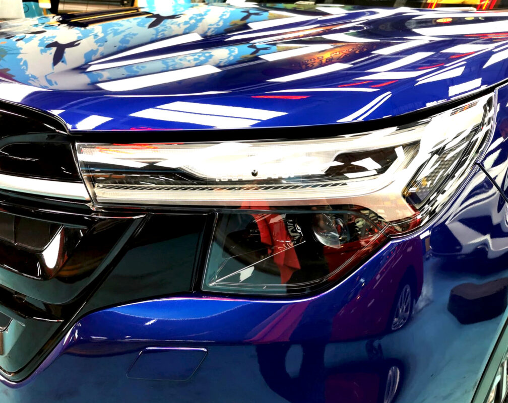 Glossy bodywork of the Subaru Forester after coating.