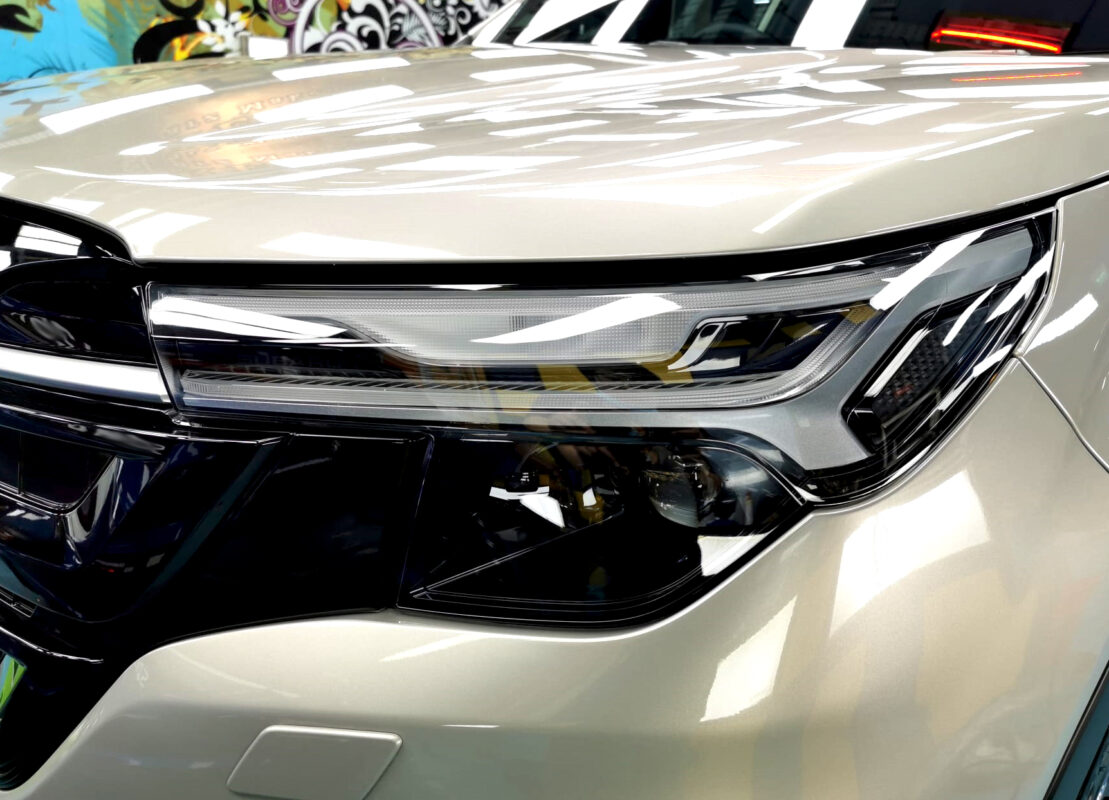 Glossy bodywork of the Subaru Forester after coating.