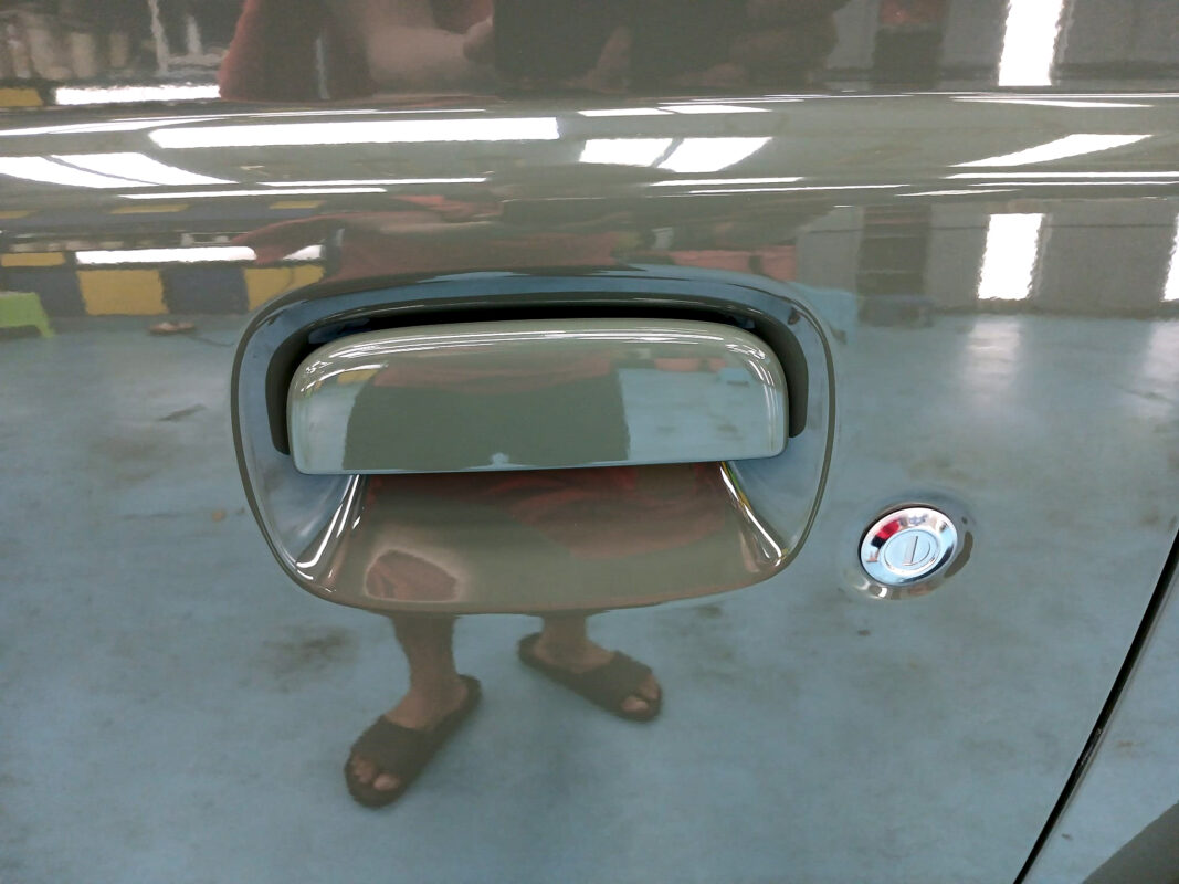 Front three-quarter view of the Suzuki Jimny after coating.