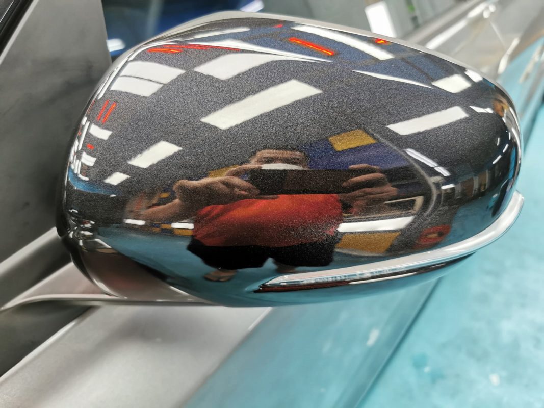Side panel of the Vitara with the titanium finish locked in.