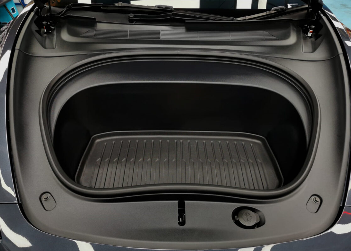 Detail of the Tesla Model 3's bodywork sealed with ZeTough Titanium.