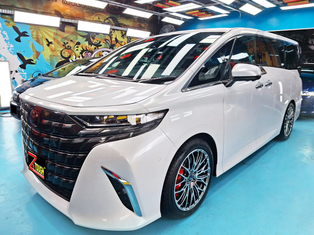 Toyota Alphard, glossy after its ZeTough Ceramic coating.
