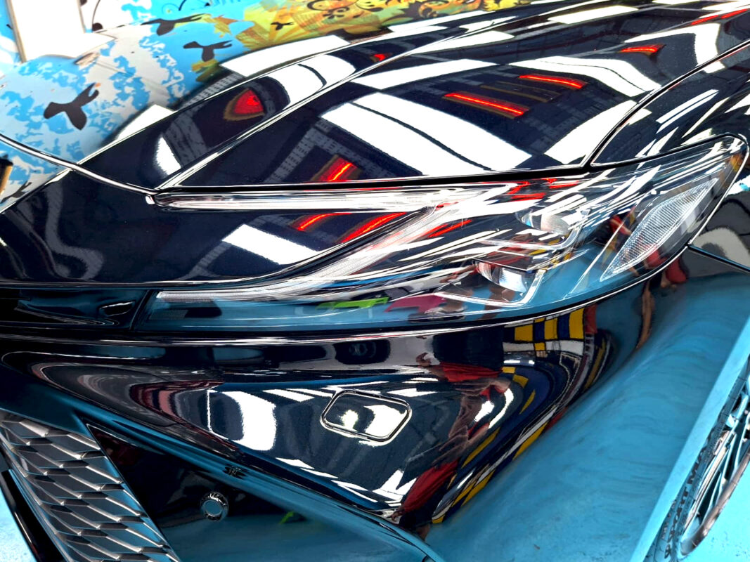 Glossy bodywork of the Toyota Camry after coating.