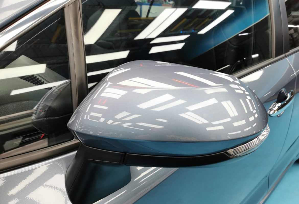 Side panel of the Toyota Corolla Altis with the titanium finish locked in.