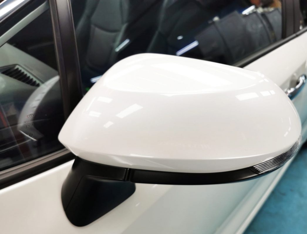 Side panel of the Toyota Corolla Altis with the ceramic finish locked in.