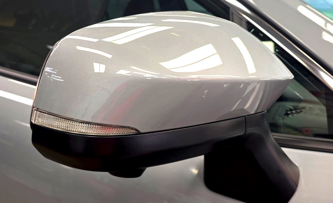 Side panel of the Toyota Corolla Cross Hybrid with the ceramic finish locked in.
