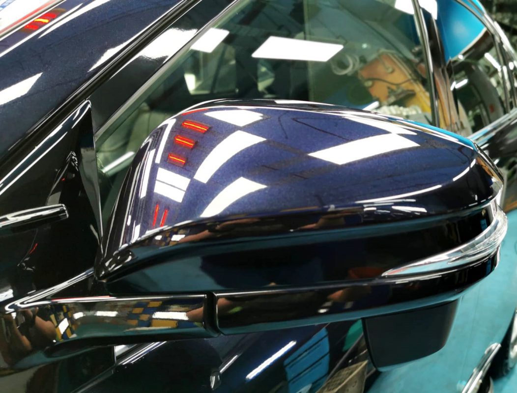 Side panel of the Toyota Harrier with the ceramic finish locked in.