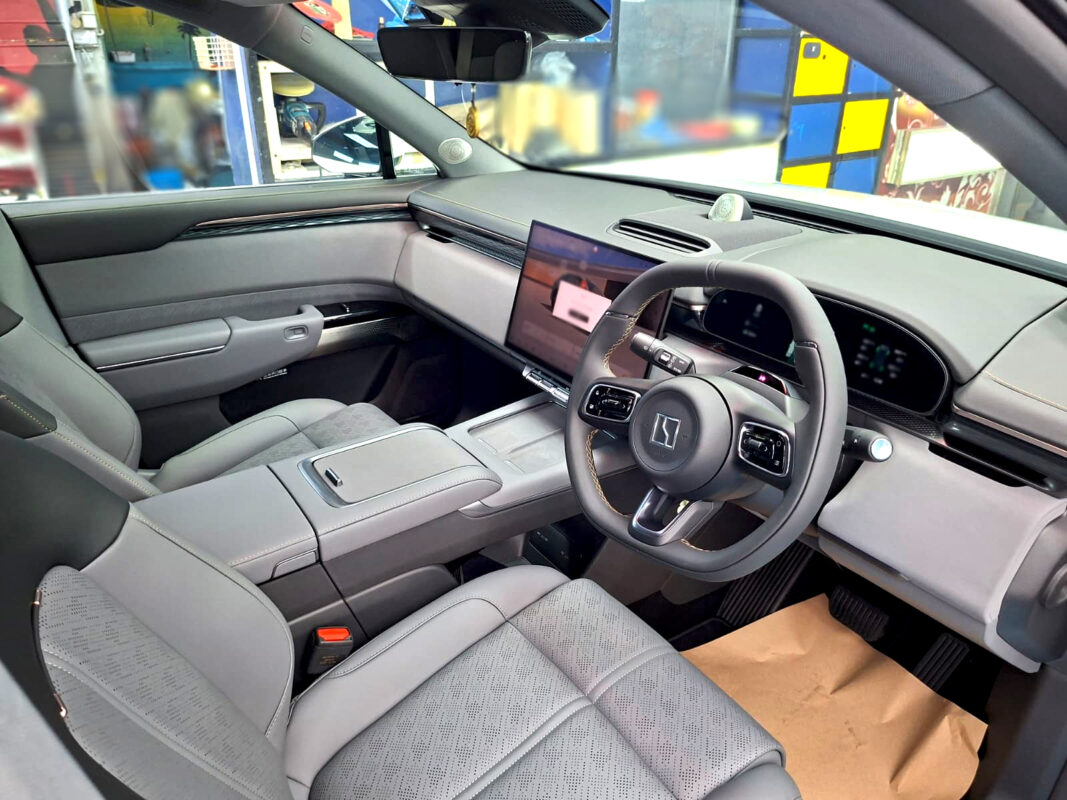 The Toyota Harrier's protected, high-gloss finish.