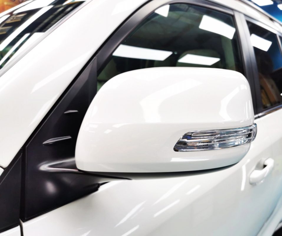 Side panel of the Toyota Land Cruiser with the titanium finish locked in.