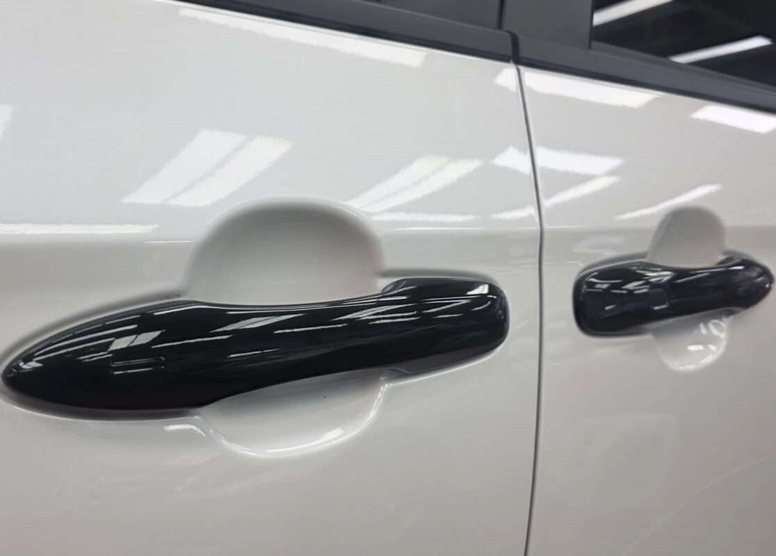 Front three-quarter view of the Toyota Noah after coating.