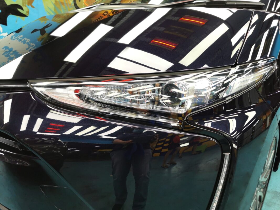 Before: the Toyota Previa Aeras at the start, paintwork worn.