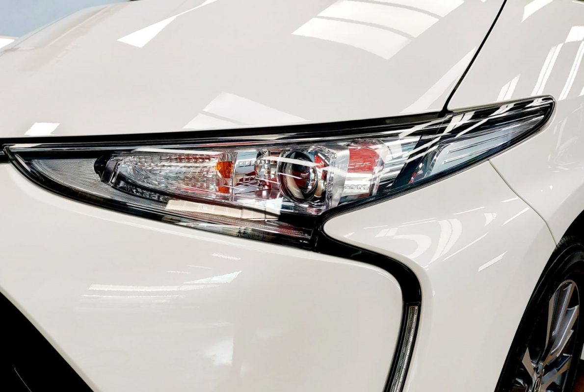 The Previa Aeras's coated paintwork showing clean reflections.