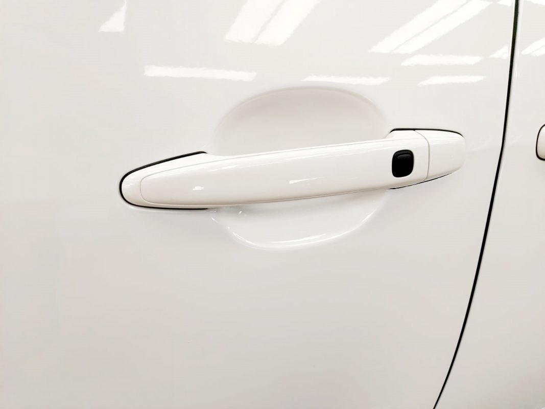 Front three-quarter view of the Toyota Previa Aeras after coating.