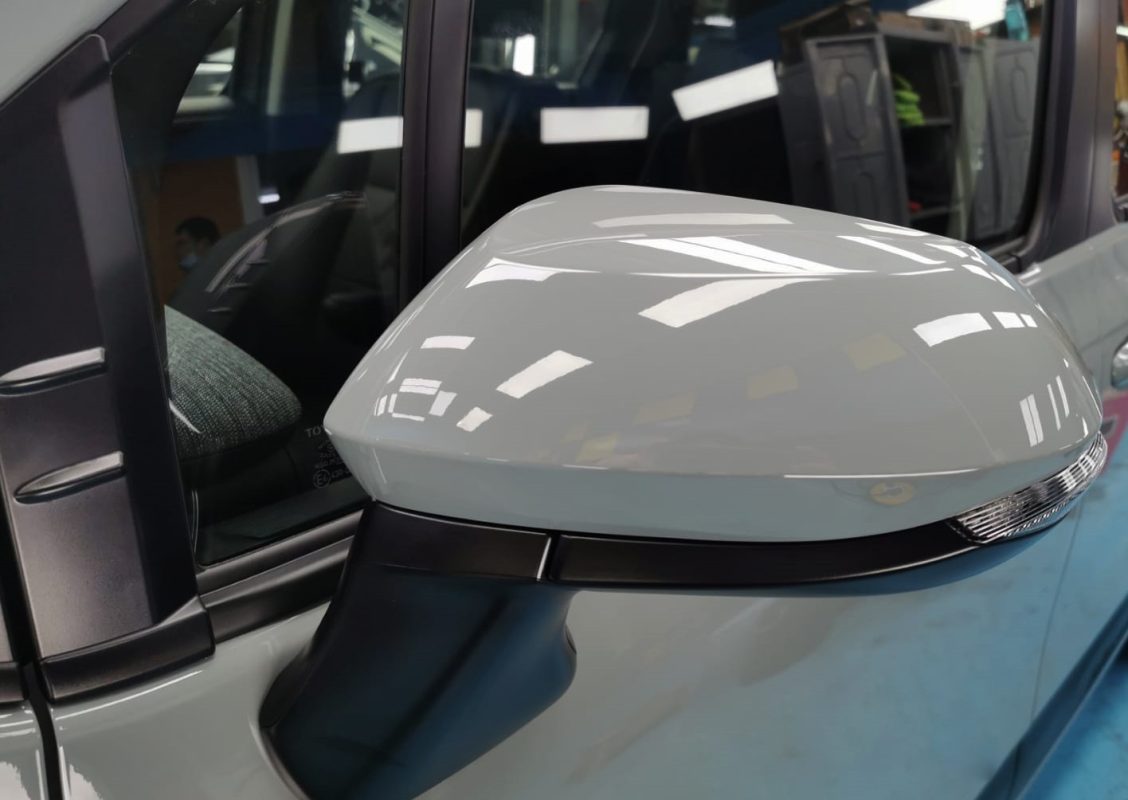 Side panel of the Toyota Sienta with the ceramic finish locked in.