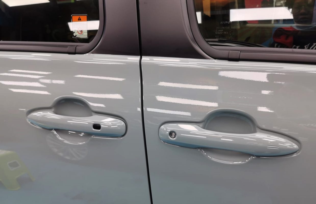 Front three-quarter view of the Toyota Sienta after coating.