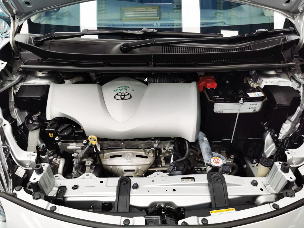 Detail of the Toyota Sienta bodywork sealed with ZeTough Ceramic.