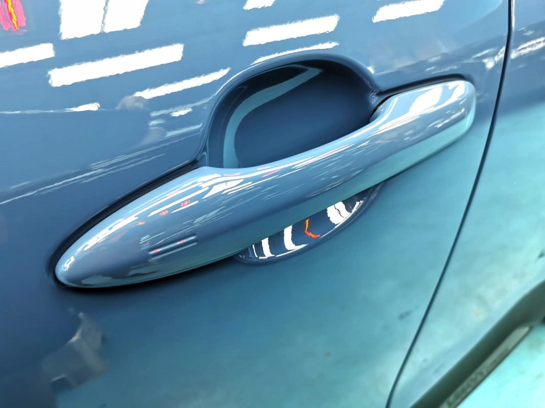 Front three-quarter view of the Toyota Yaris Cross after coating.