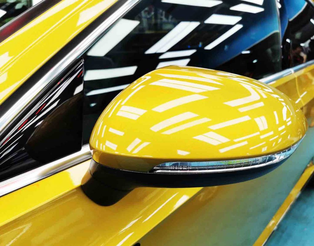 Side panel of the Volkswagen Arteon with the titanium finish locked in.