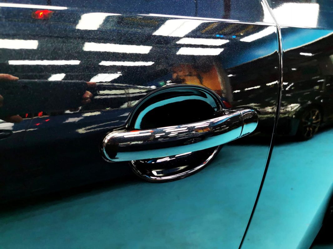 Front three-quarter view of the Volkswagen Beetle after coating.