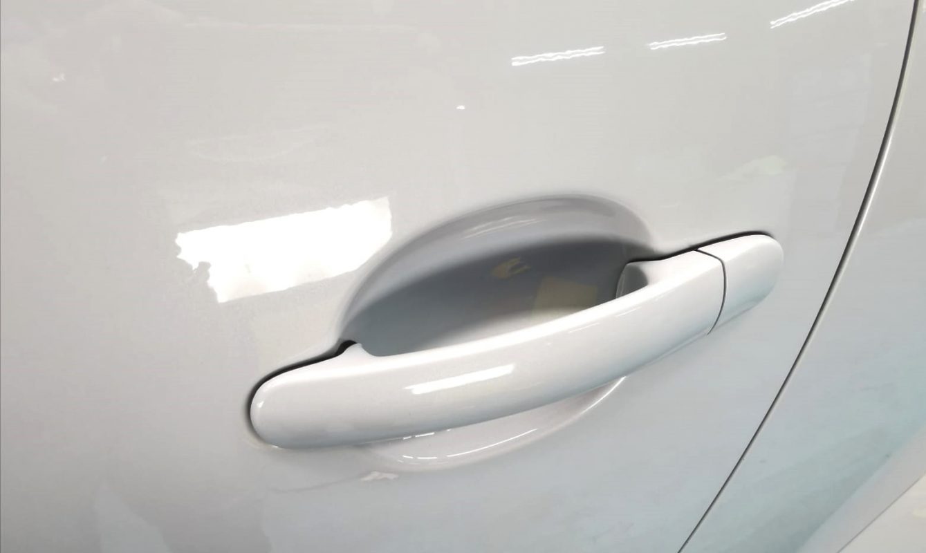 Front three-quarter view of the Volkswagen Beetle after coating.